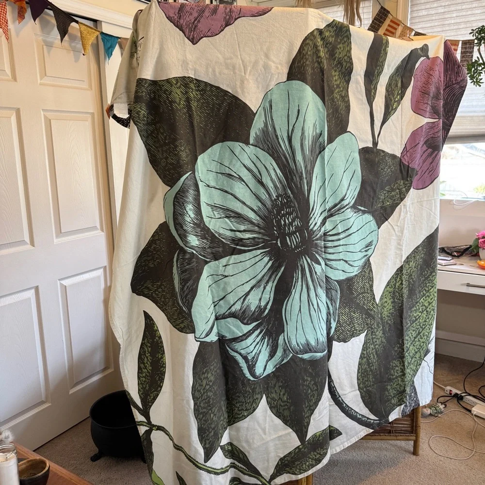 Cottagecore floral shower curtain - Picture 1 of 5